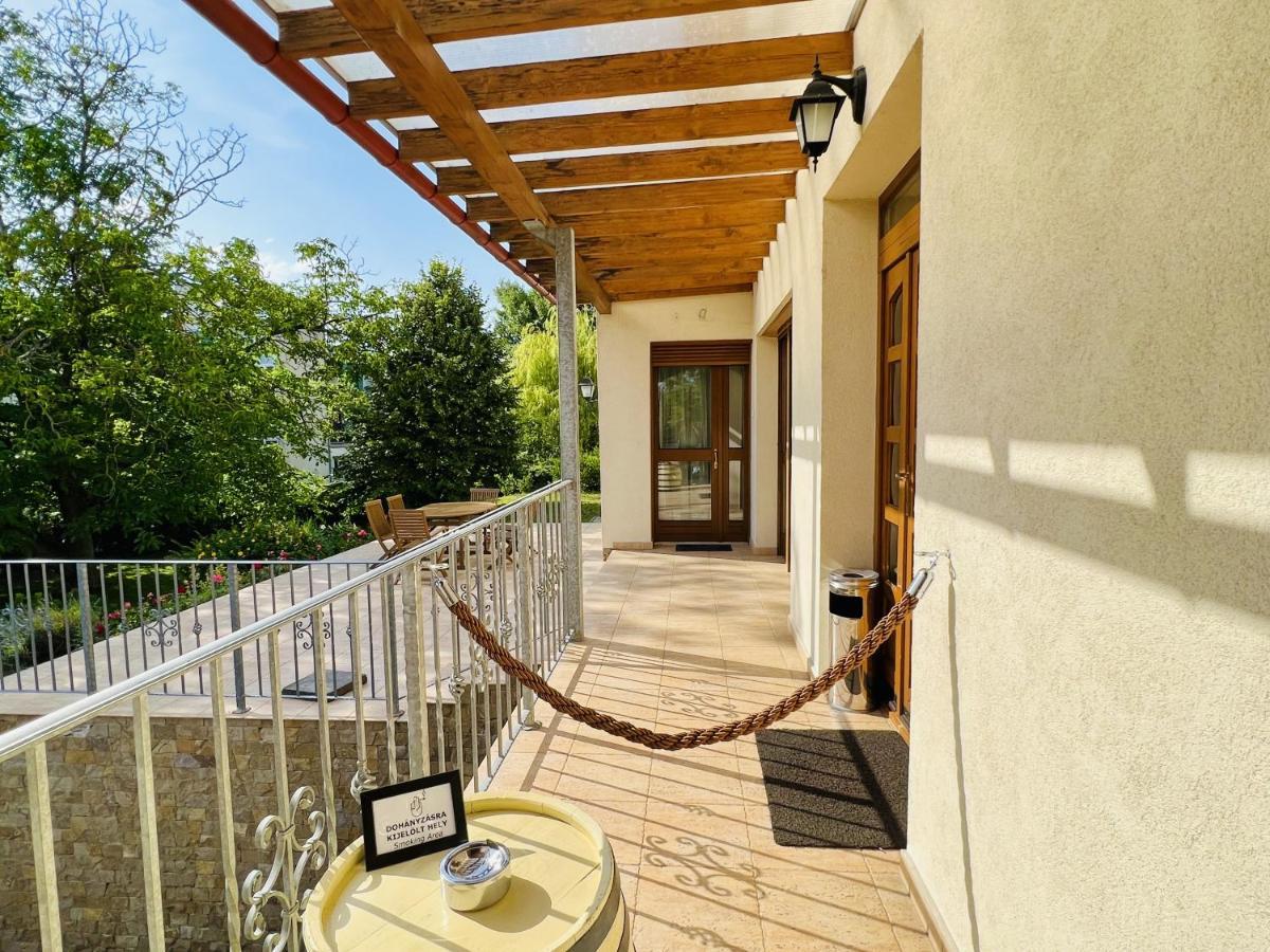Villa Szofia Veszprem Apartments Dış mekan fotoğraf
